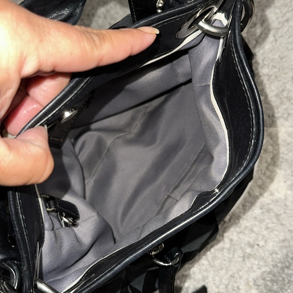 FIRM! EUC 2 Piece Coach Parker OP Art Shoulder Bag & Wristlet - Picture 6 of 10